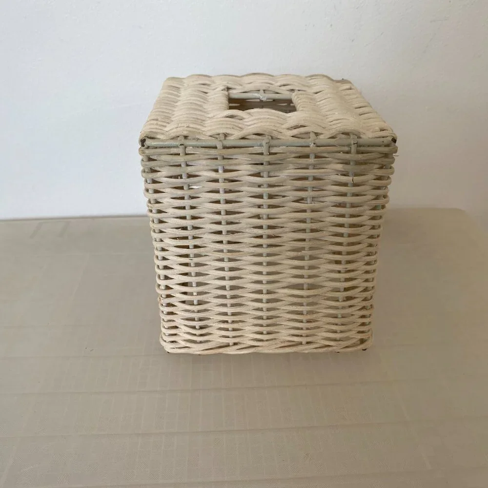 Bathroom Wicker Tissue Holder & 3-D Rose Design
